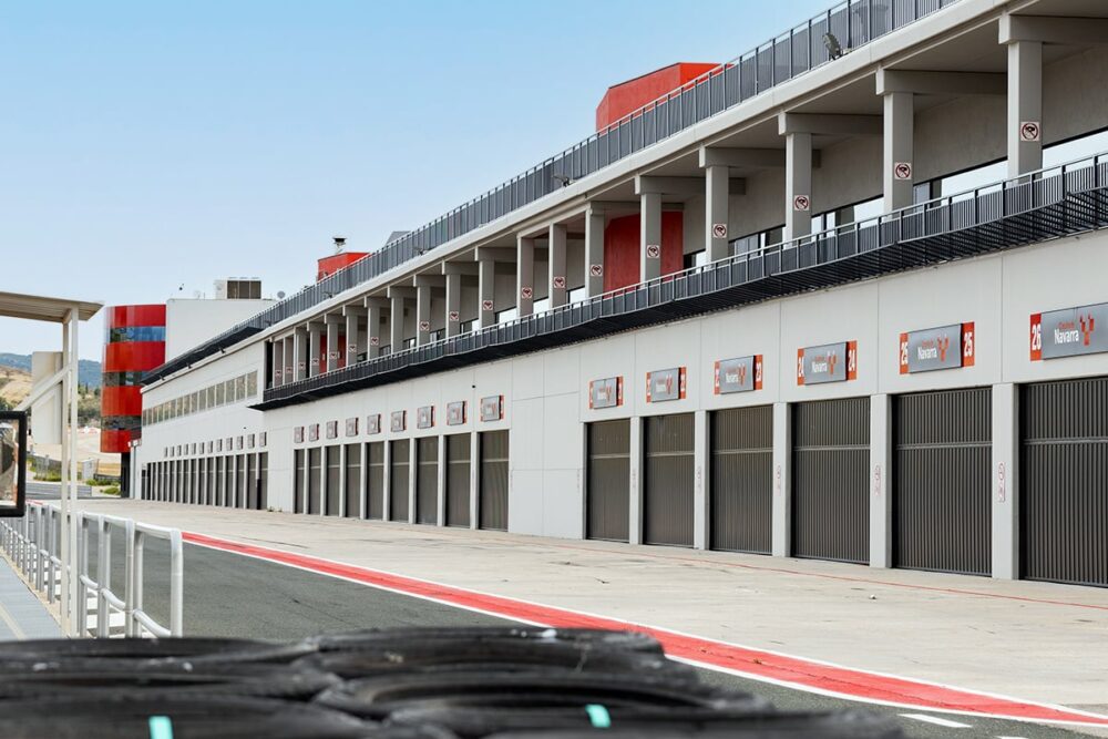circuito de navarra boxes